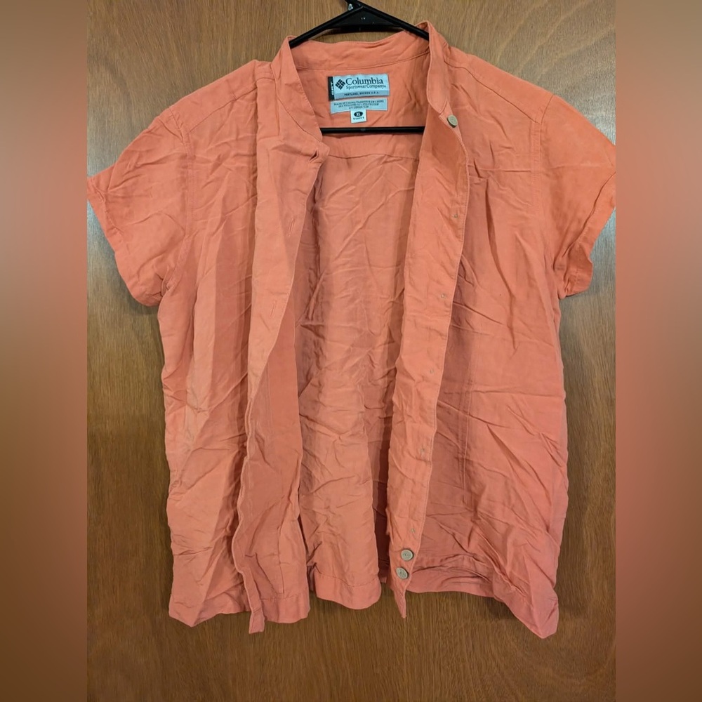 Columbia Women's Salmon Button-Down Short Sleeve Shirt